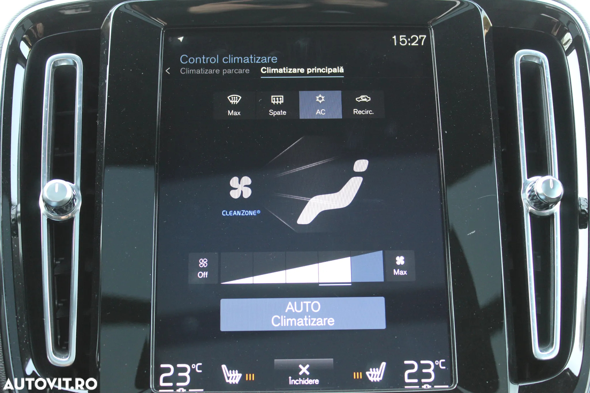 Volvo XC 40 D4 AWD Geartronic R-Design - 23
