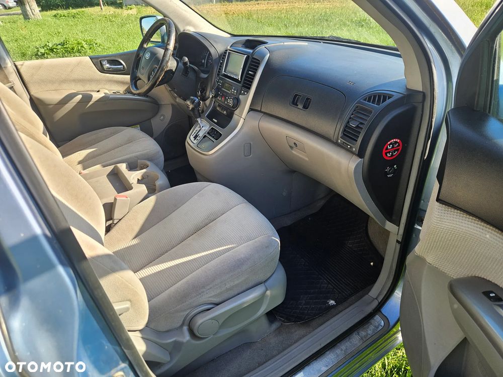Kia Carnival - 8