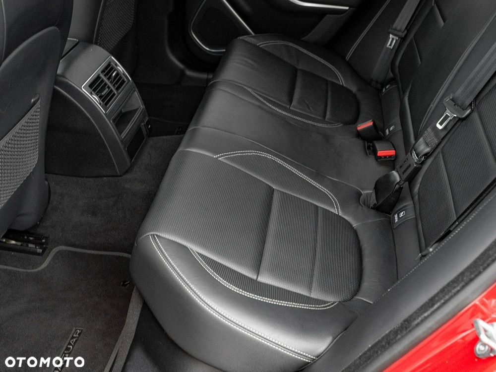 Jaguar XF 2.0 P250 R-Dynamic SE - 25