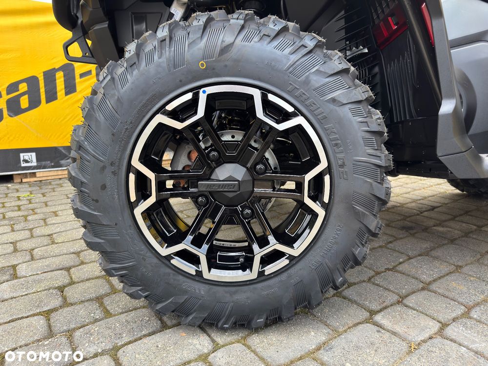 Can-Am Outlander - 12