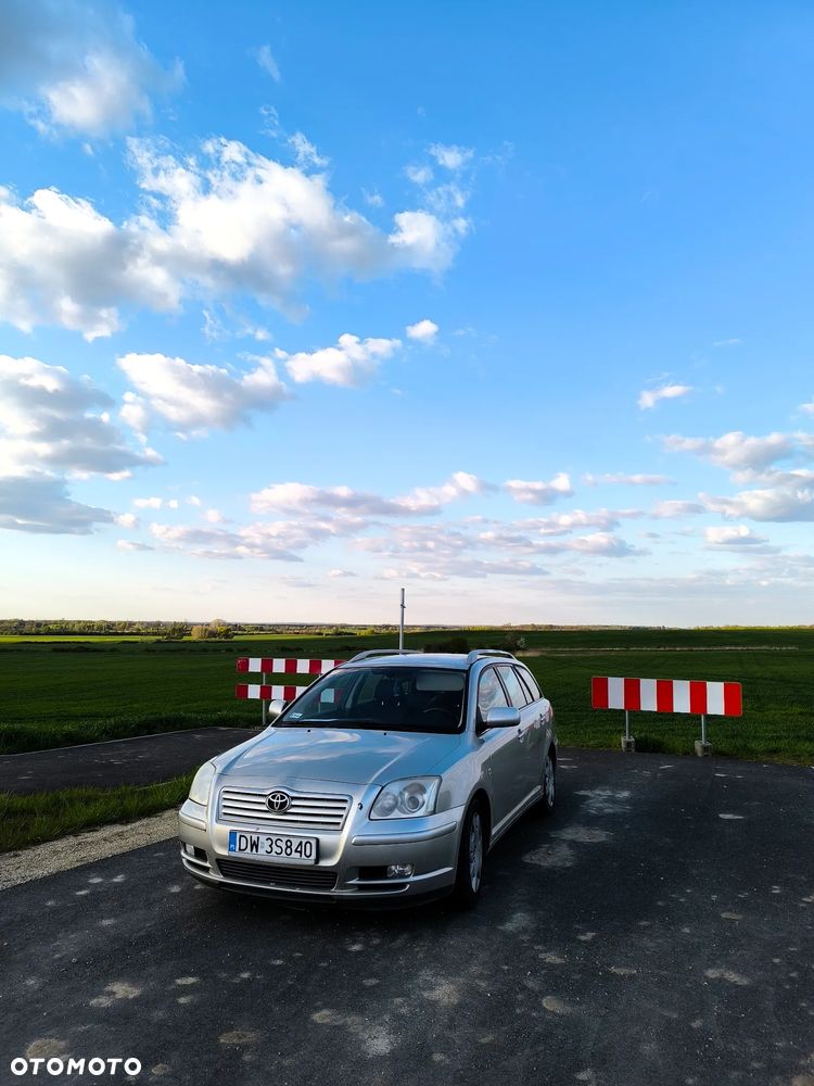 Toyota Avensis 2.0 VVT-i High - 1