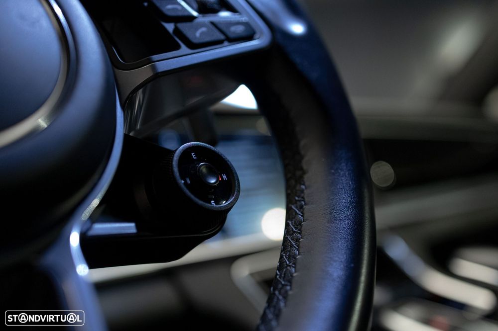 Porsche Panamera Sport Turismo 4 E-Hybrid Edition 10 Anos - 33