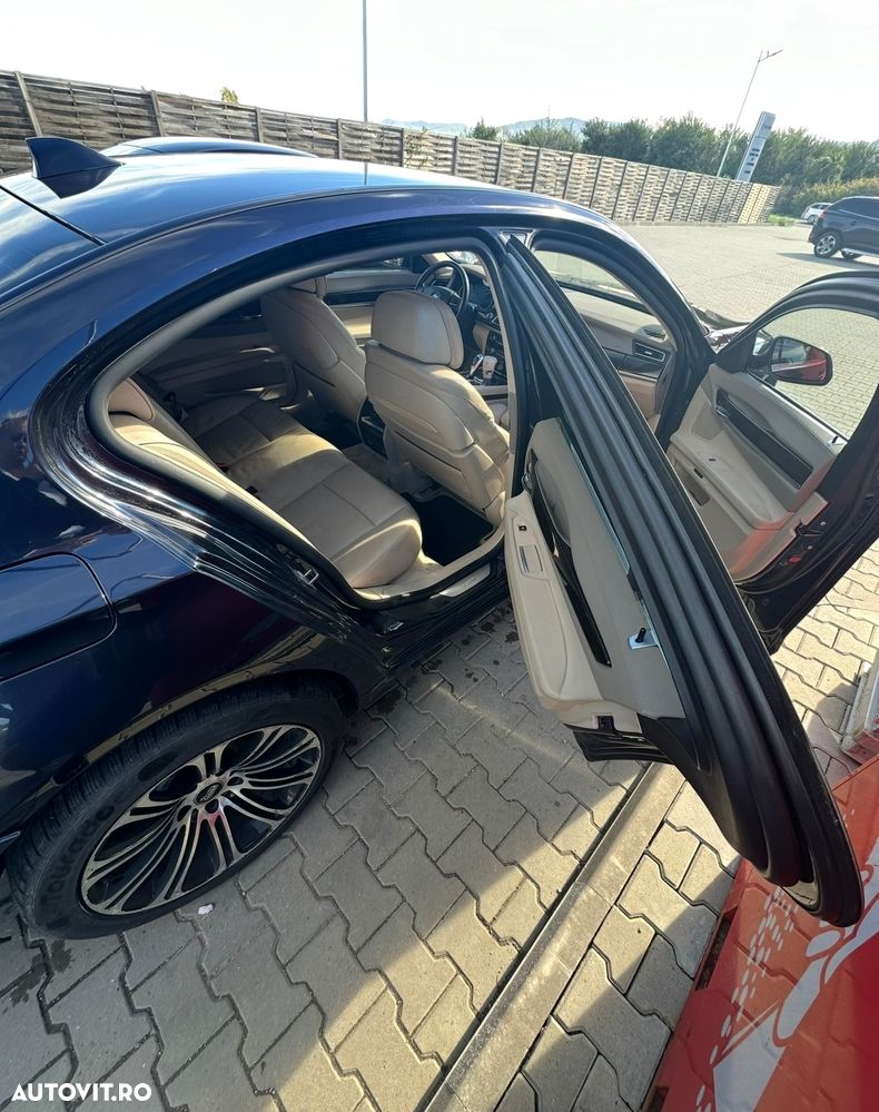 BMW Seria 7 730d xDrive - 17