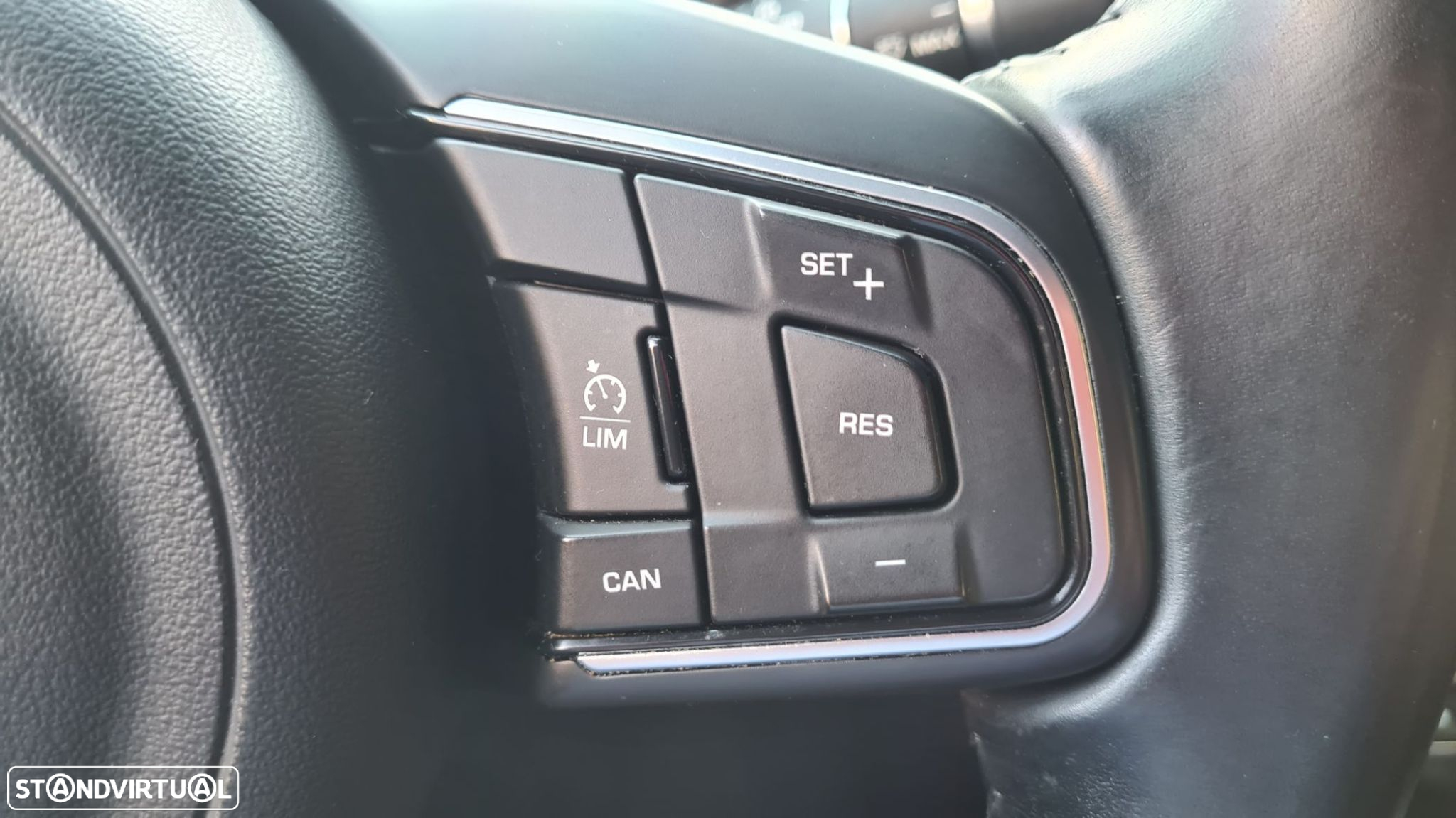 Jaguar XE 2.0 D Prestige - 15