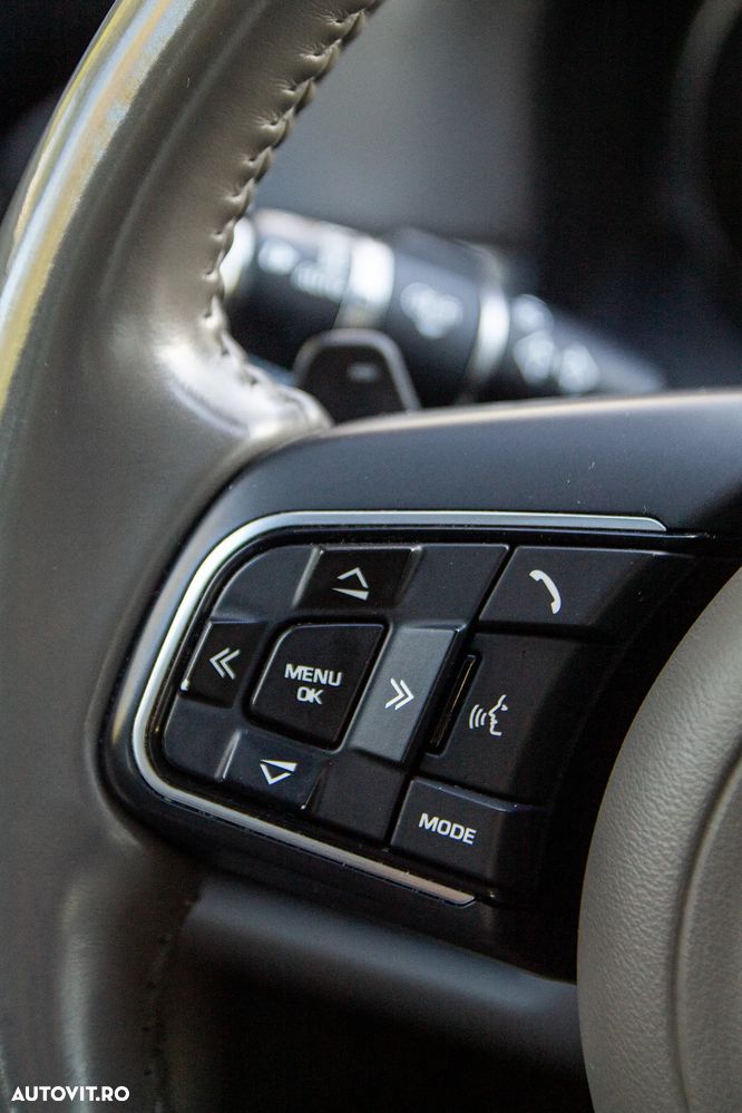 Jaguar XF 35t RWD Prestige - 28