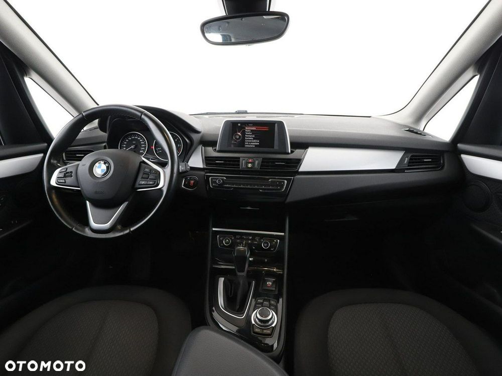 BMW Seria 2 218d - 16
