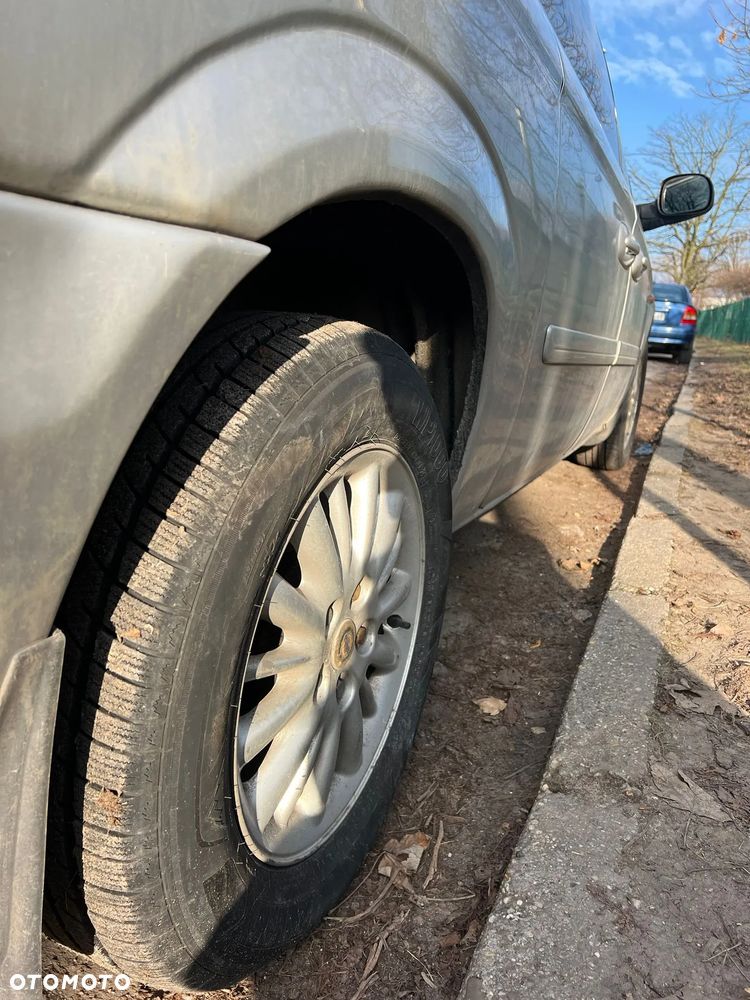 Chrysler Grand Voyager 2.8 CRD LX - 6