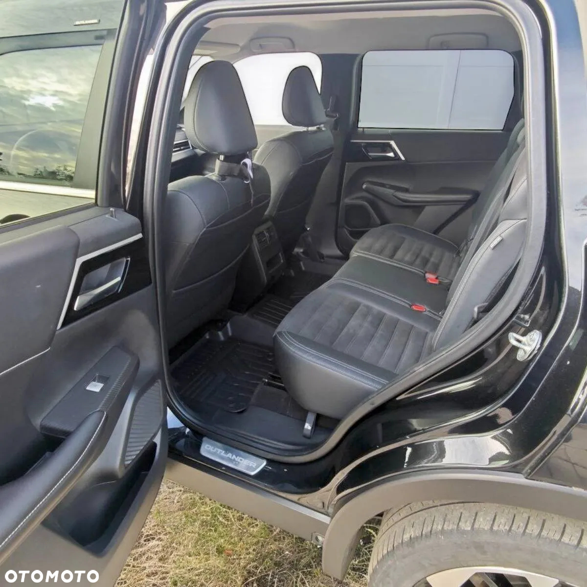 Mitsubishi Outlander - 13