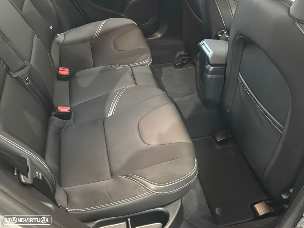 Volvo V40 2.0 D3 Momentum - 16