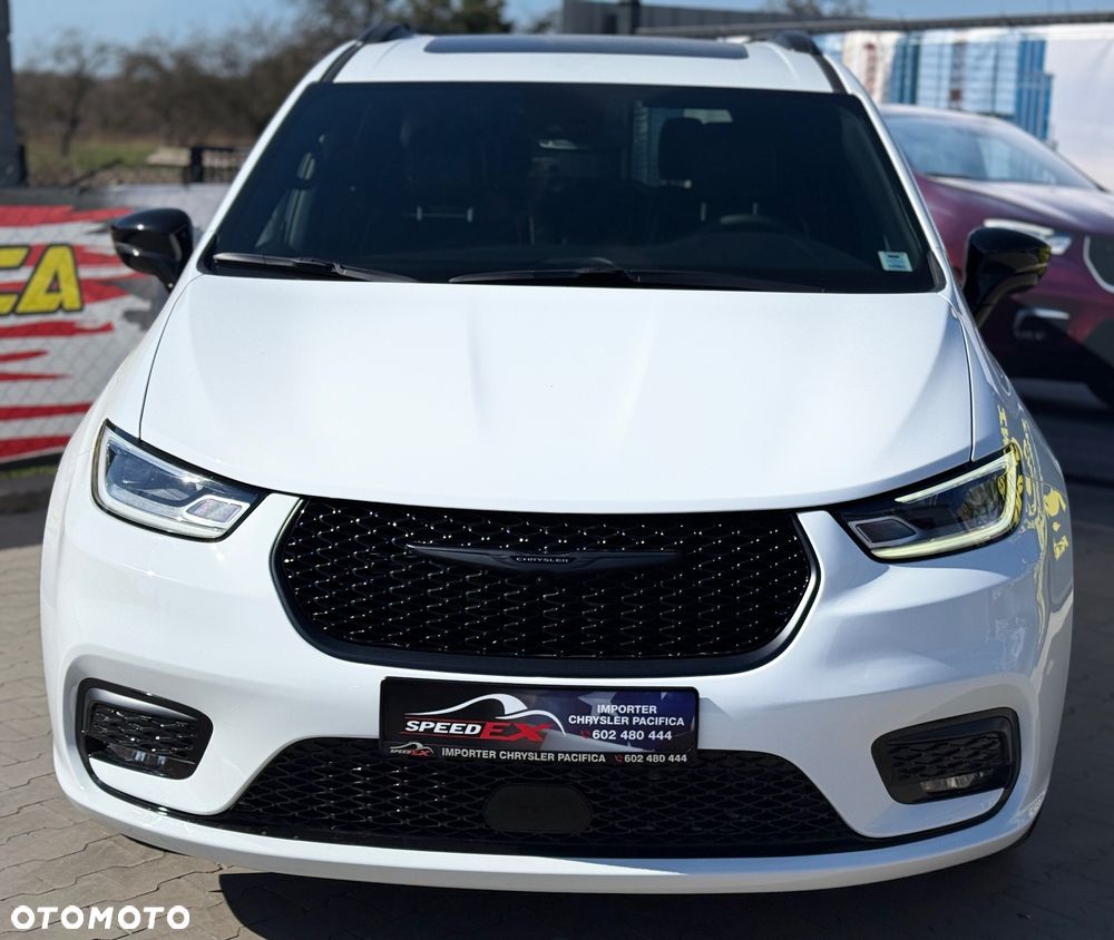 Chrysler Pacifica - 5