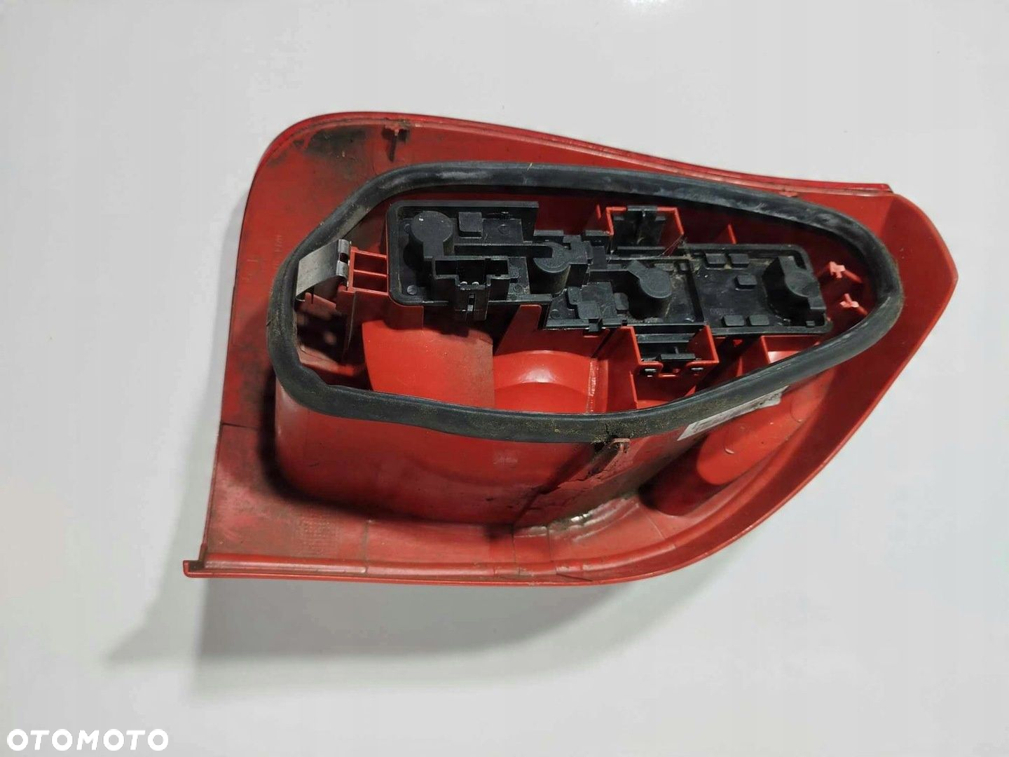 LAMPA PRAWA TYLNA CITROEN XSARA PICASSO 04-10 - 2