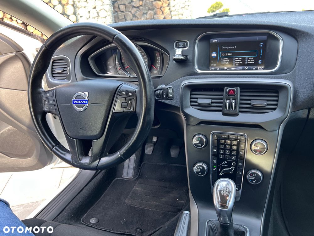 Volvo V40 T2 - 17