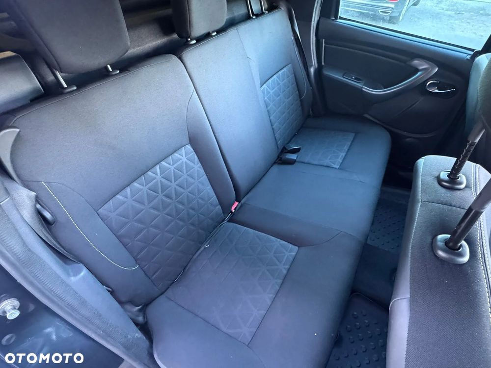 Dacia Duster 1.2 TCe Celebration - 17