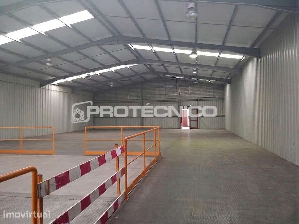 Armazém c/ 700m2 – Z. I. Taboeira - Grande imagem: 4/7