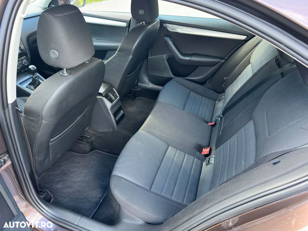 Skoda Octavia 1.6 TDI AMBITION - 7