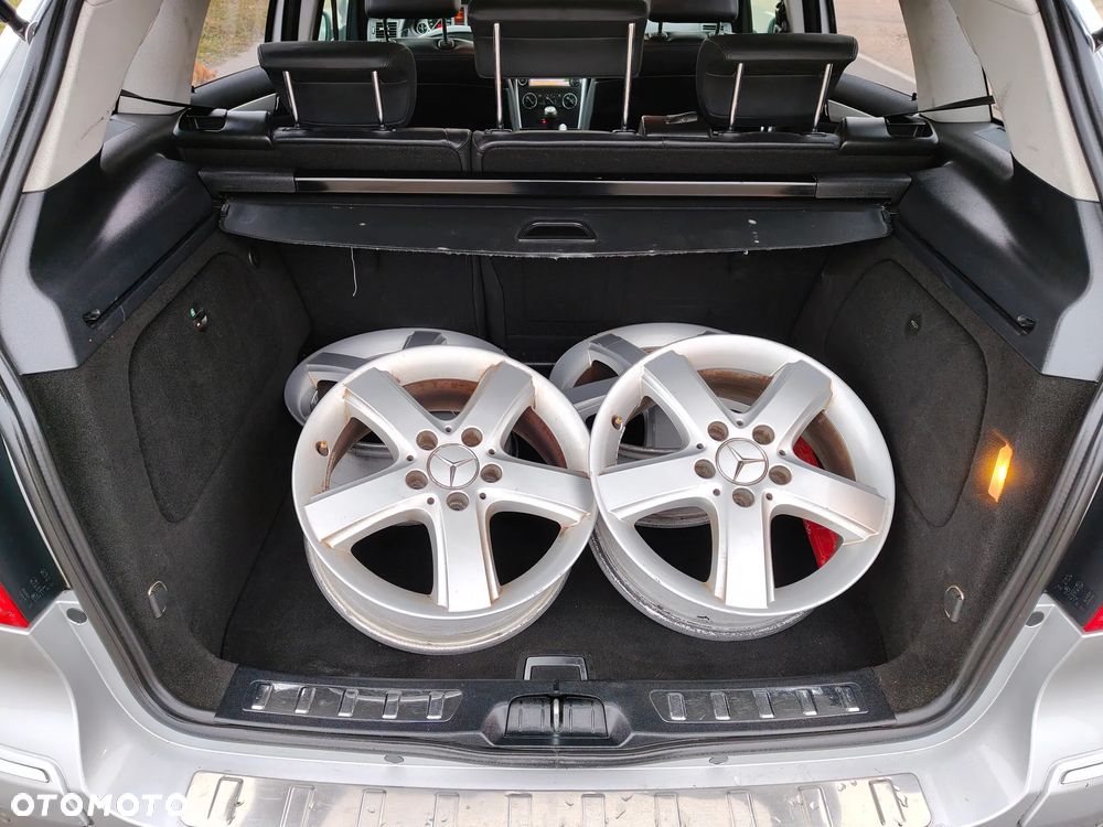 Mercedes-Benz Klasa B 180 CDI Special Edition - 40