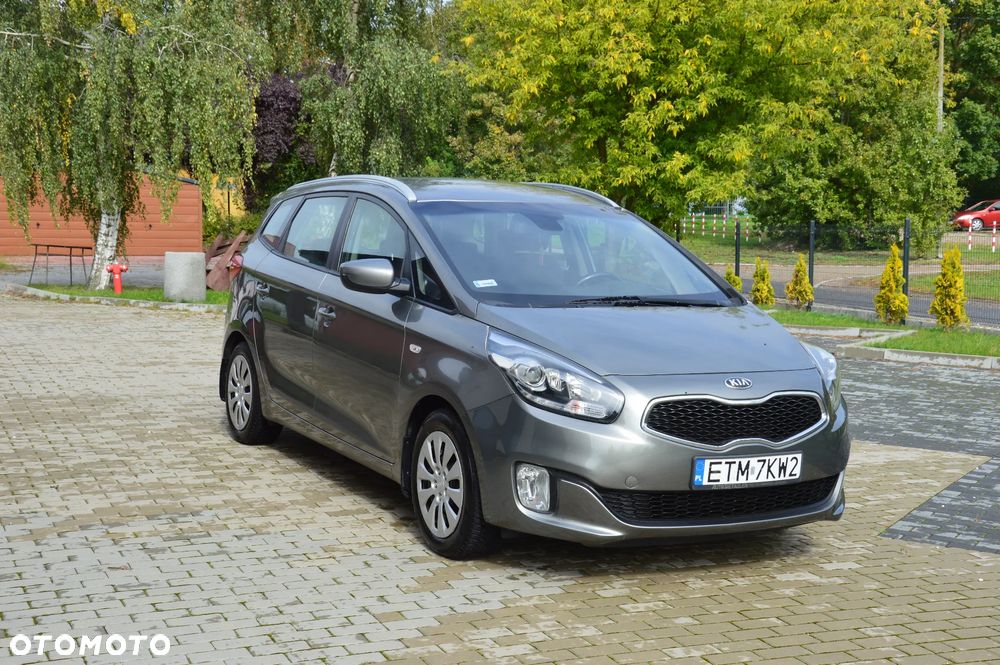 Kia Carens - 7