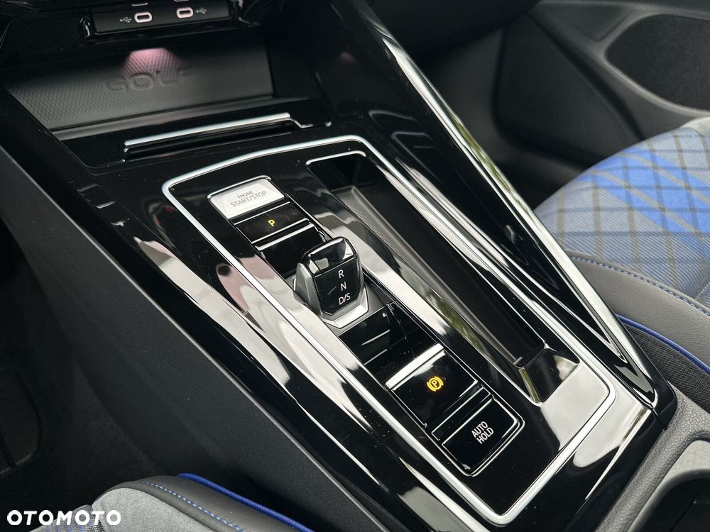 Volkswagen Golf 2.0 TSI 4Motion R Black Edition DSG - 25