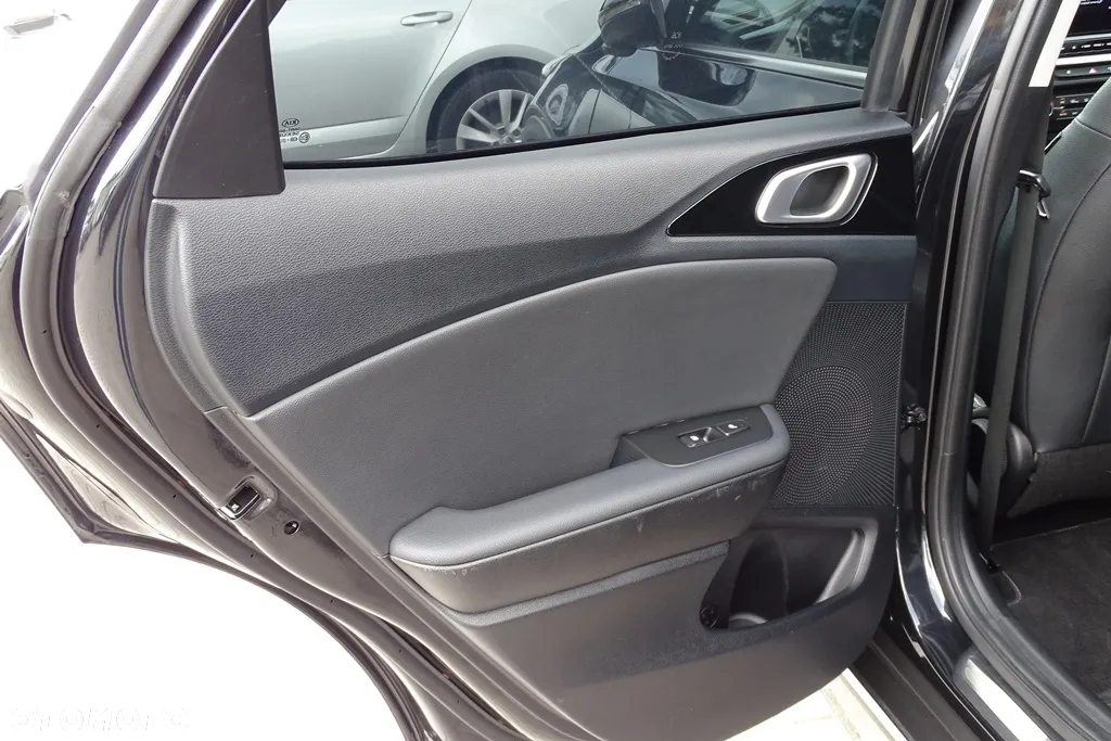 Kia XCeed 1.6 T-GDI L Business Line DCT - 26