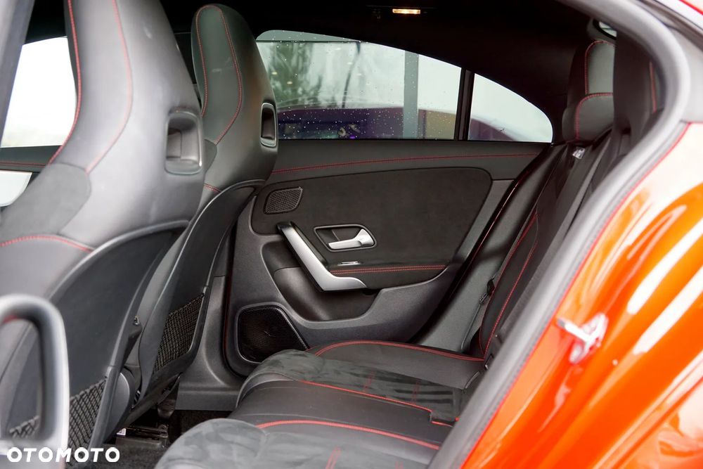 Mercedes-Benz CLA 180 7G-DCT AMG Line - 20