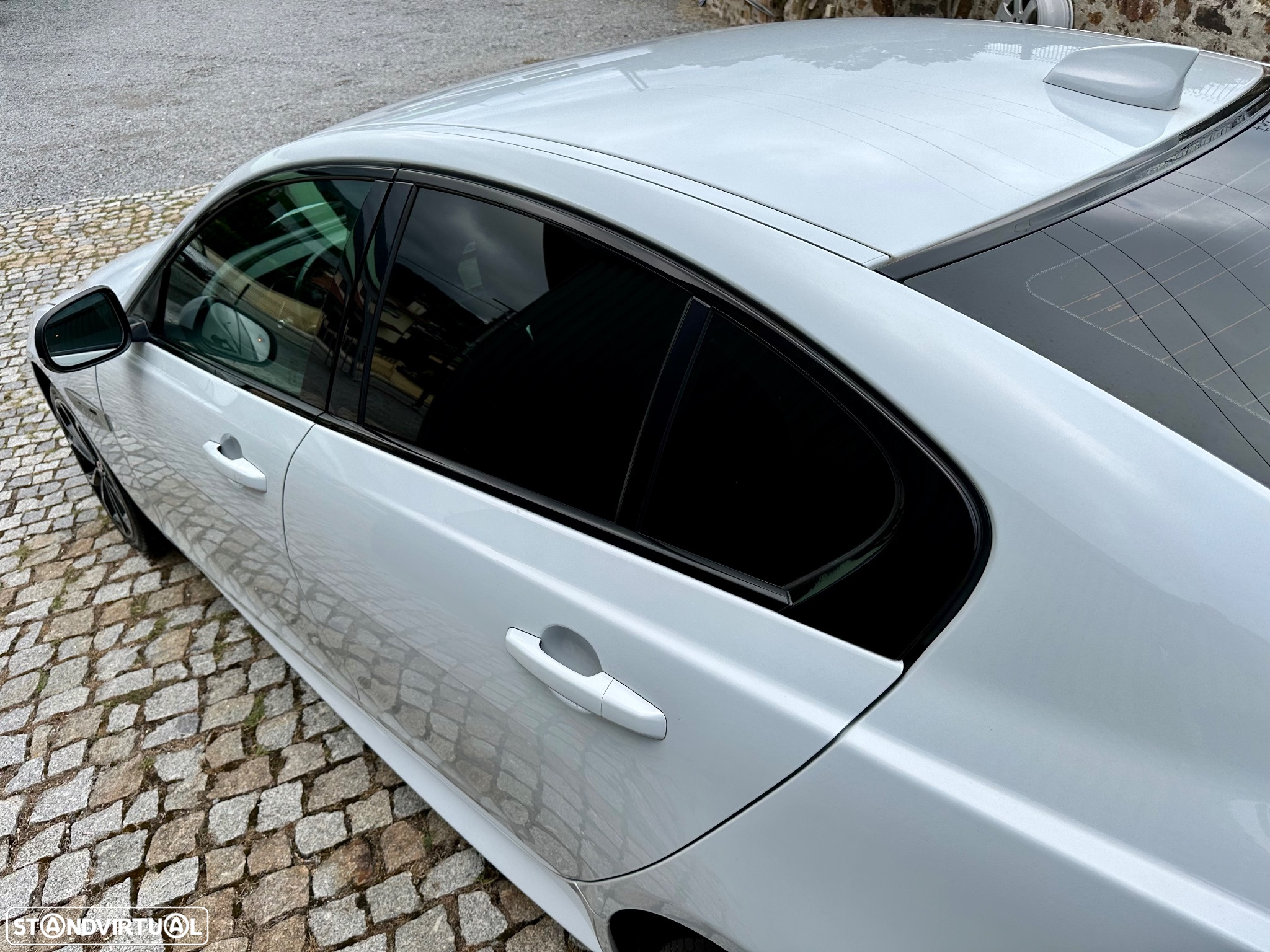 Jaguar XE 2.0 D R-Sport AWD Aut. - 42