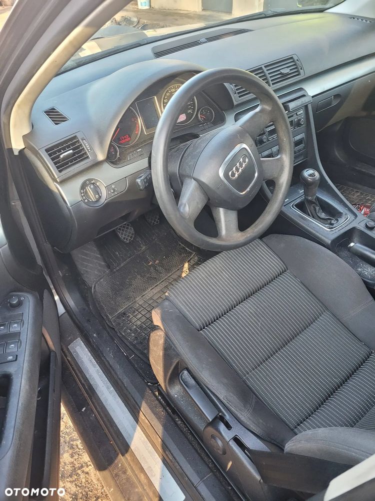 Części- Audi a4 kod lakieru: LX7Z Pojemność: 2496  Moc: 120kW  Rok: 2005  Diesel - 3