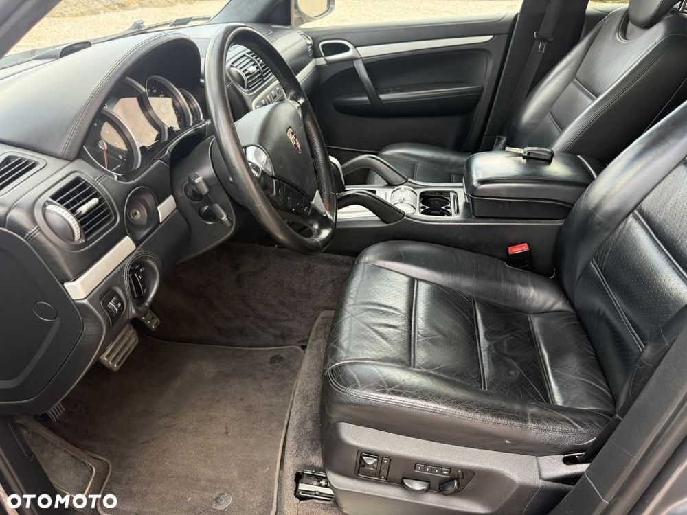 Porsche Cayenne Turbo - 20