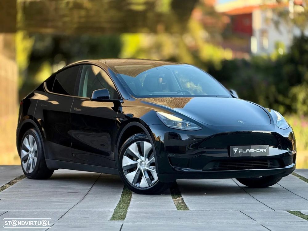 Tesla Model Y Long Range Dual Motor AWD - 2