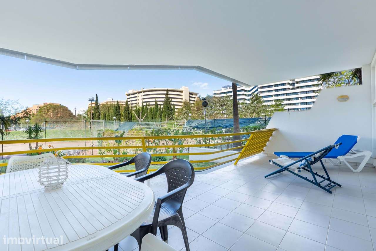 Apartamento T2 com Terraço e Garagem na Marina de Vilamoura - Grande imagem: 2/30