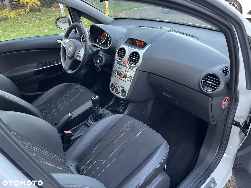 Opel Corsa 1.4 16V Edition 150 - 20