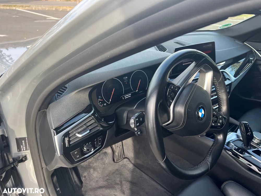 BMW Seria 5 520d Touring Aut. Sport Line - 9