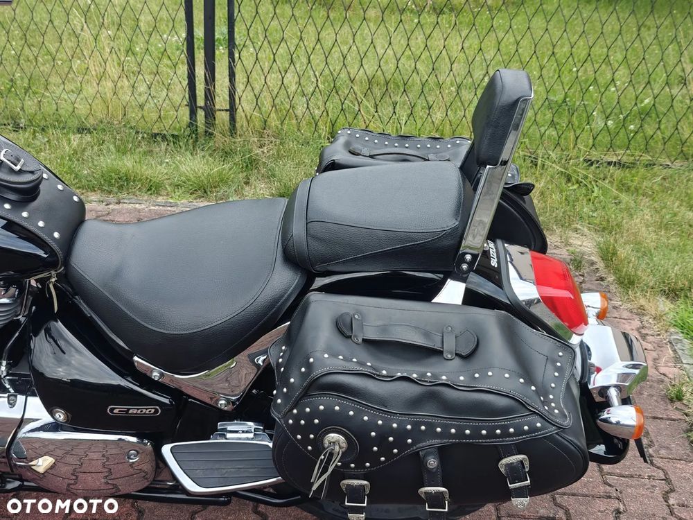 Suzuki Intruder - 33