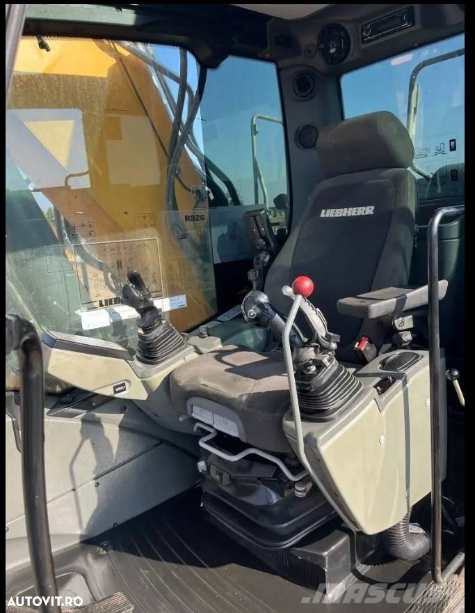 Liebherr R926 - 8