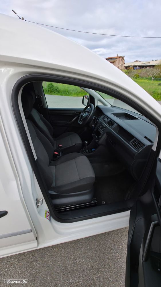 VW Caddy Maxi - 14