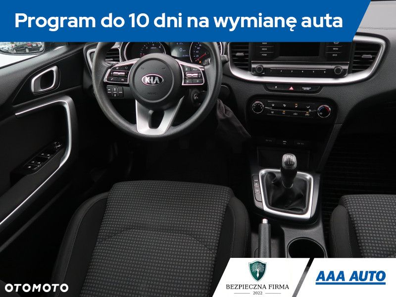 Kia Ceed - 8