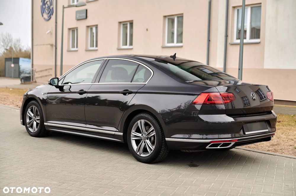 Volkswagen Passat - 14