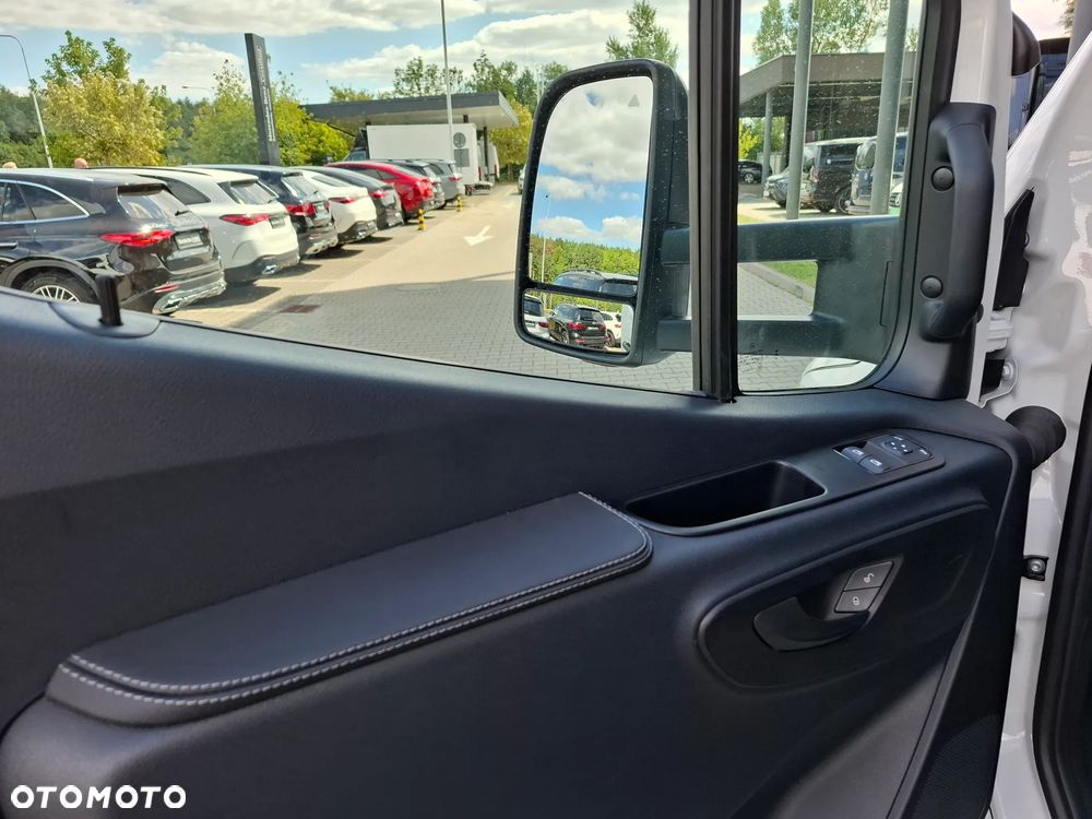 Mercedes-Benz Sprinter 319 CDI Podwozie 4325 mm - Kontener 8 EP z windą Dholandia - 38
