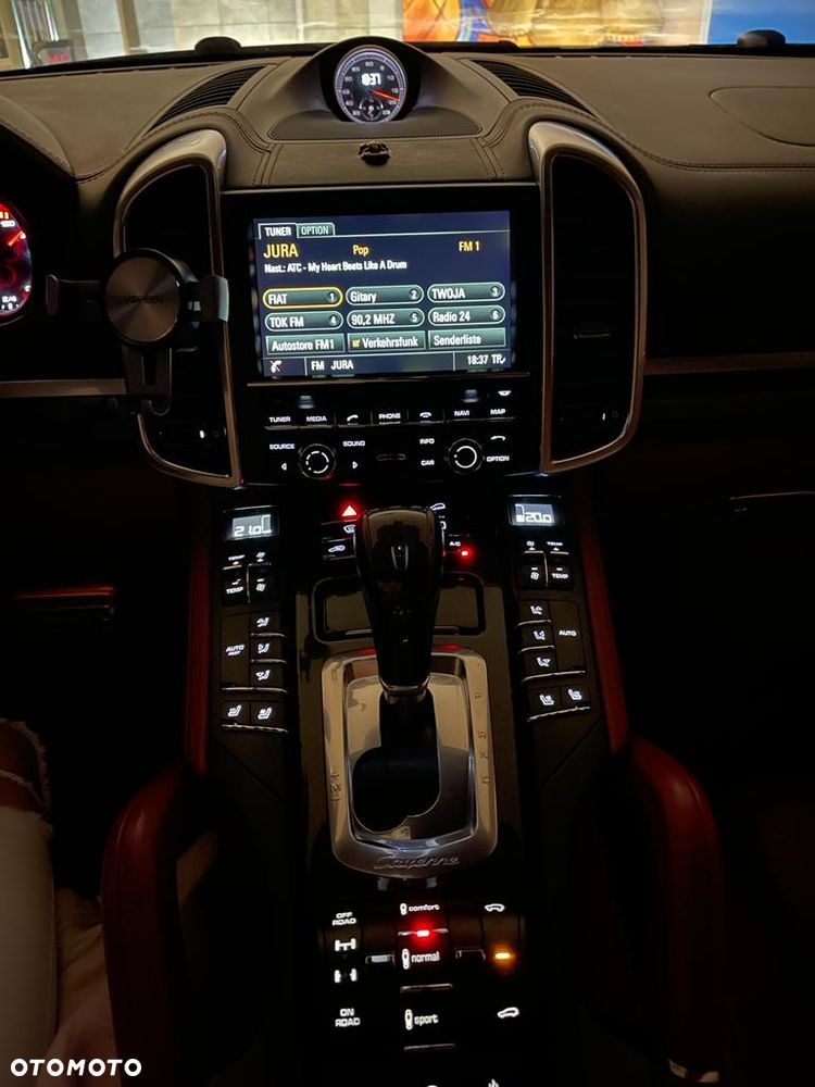 Porsche Cayenne - 18