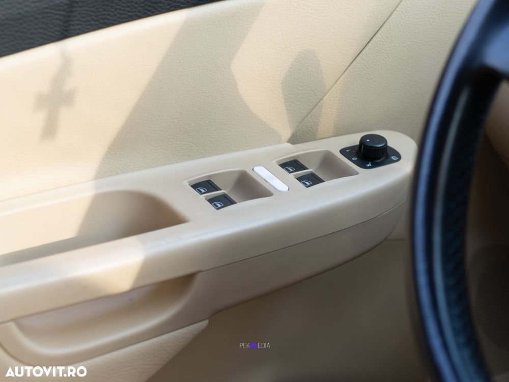 Volkswagen Passat 2.0 TDI Individual - 10