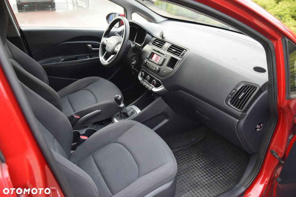 Kia Rio - 11