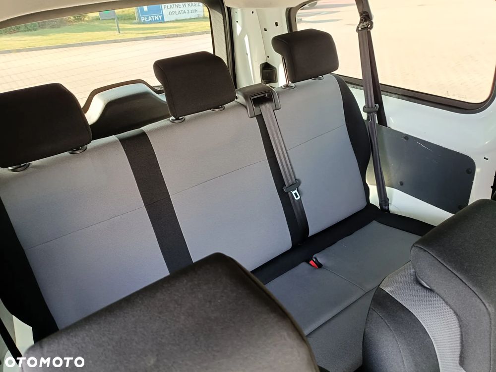 Peugeot Traveller L3 2.0 Business - 18
