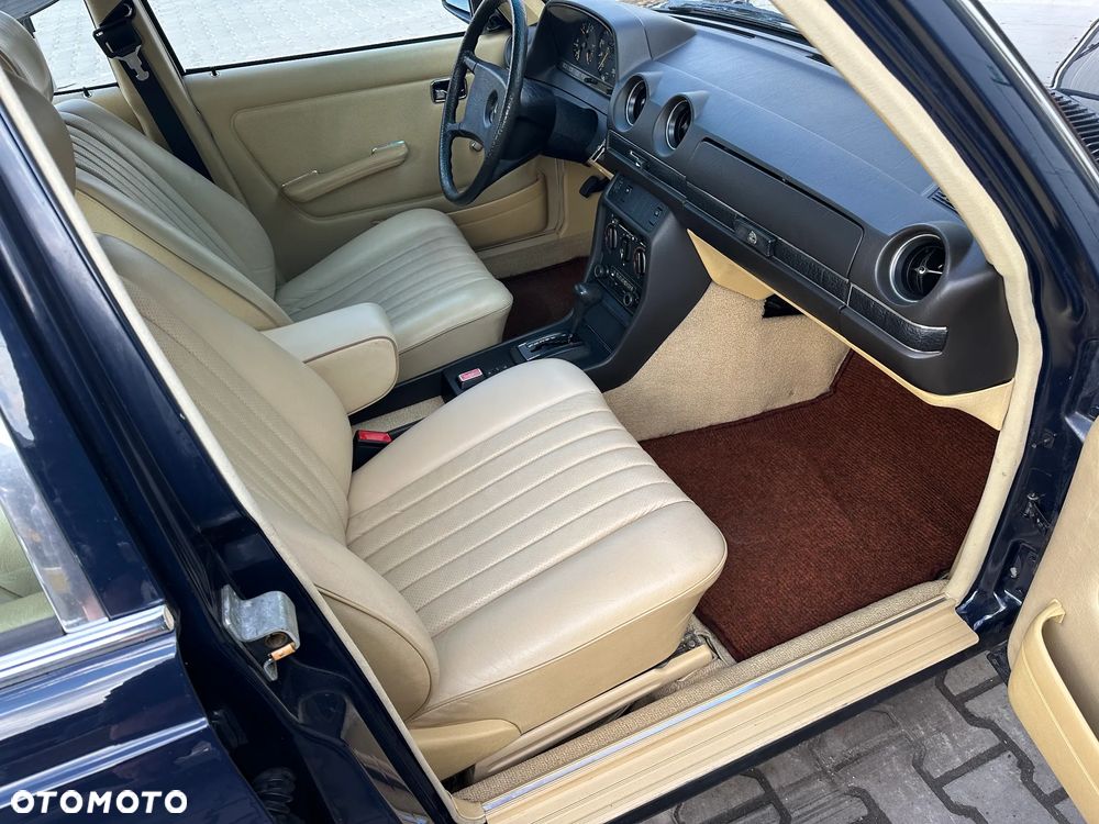 Mercedes-Benz W123 - 20