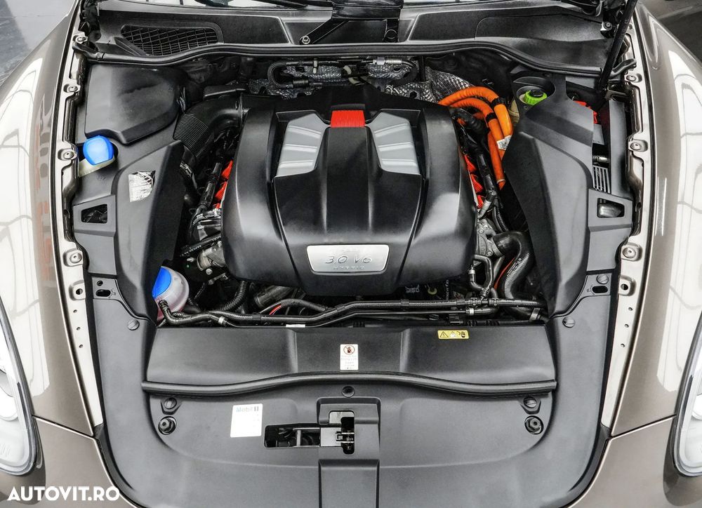 Porsche Cayenne - 27