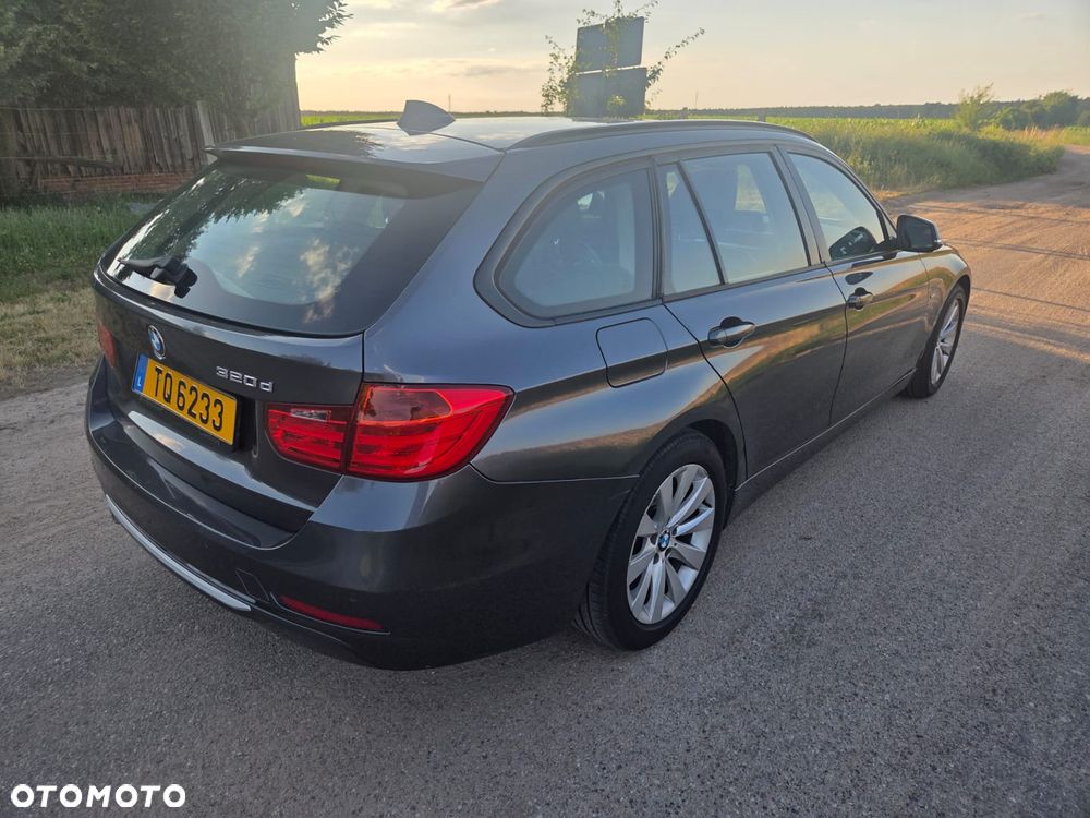 BMW Seria 3 320d Efficient Dynamics - 12