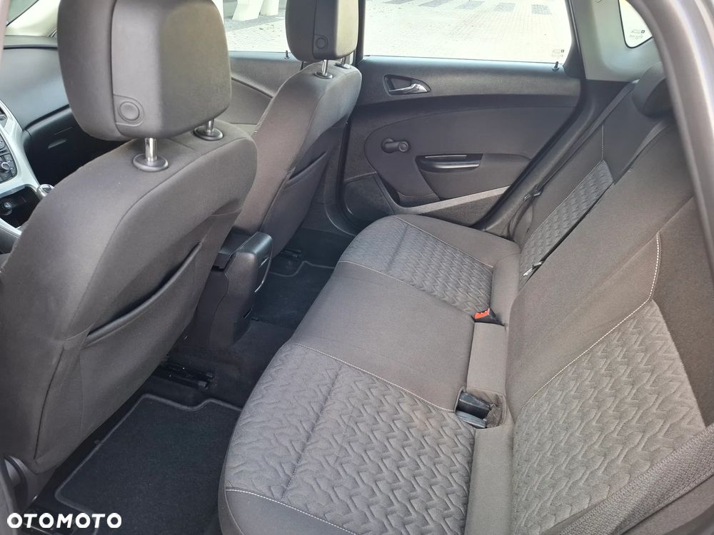 Opel Astra 1.4 Turbo Exklusiv - 28