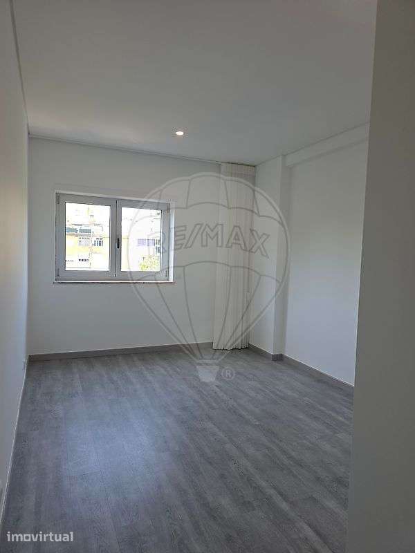 Apartamento T2 para arrendamento - Grande imagem: 2/11