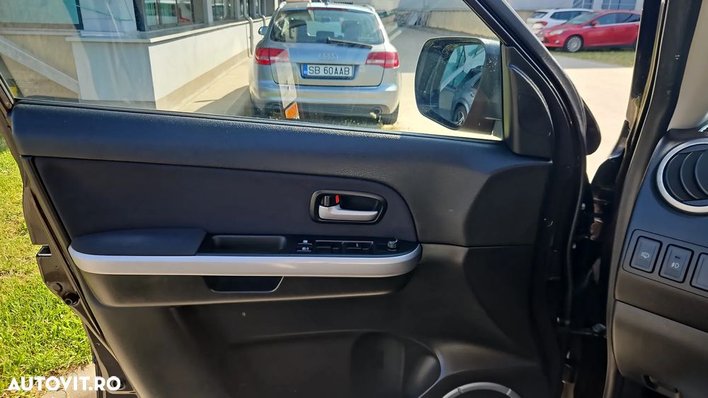Suzuki Grand Vitara 1.9 DDiS Comfort - 13