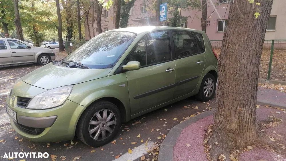 Renault Scenic - 1