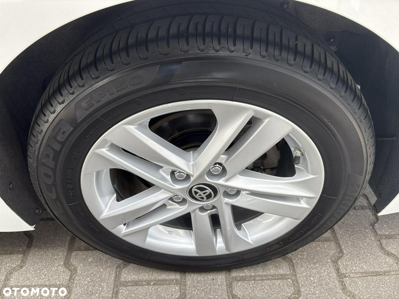 Toyota Corolla - 32