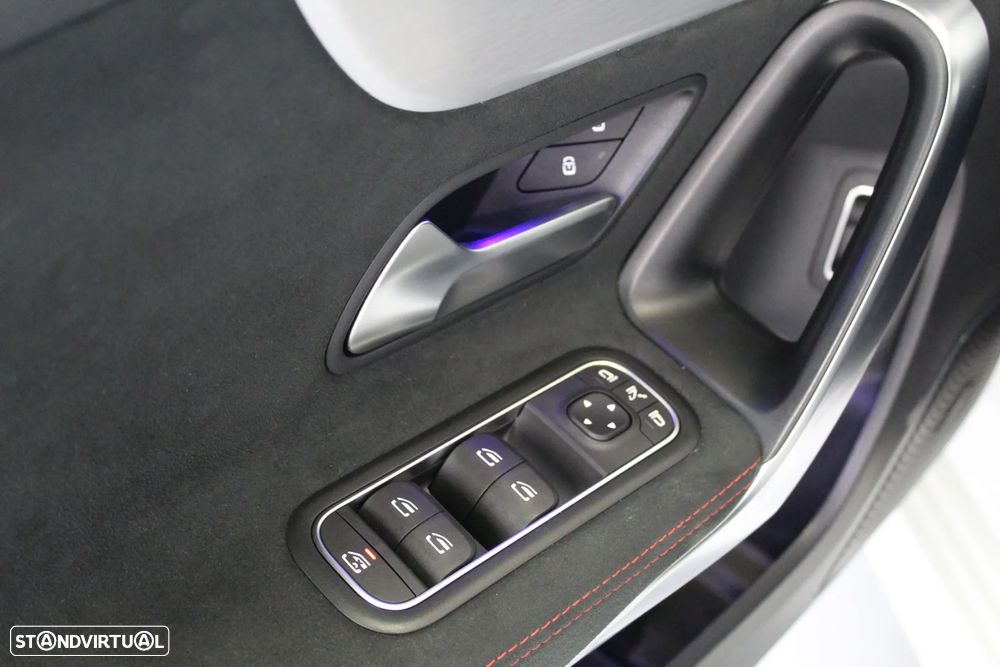 Mercedes-Benz A 250 e AMG Line - 21